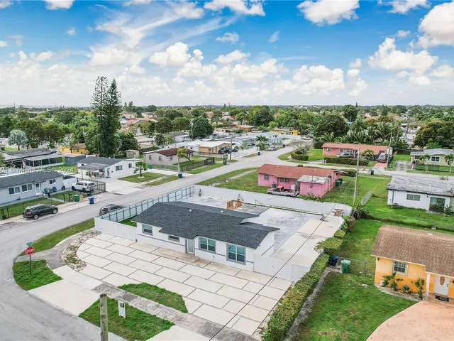 18740 NW 43rd Ave # 18740, Miami Gardens FL 33055