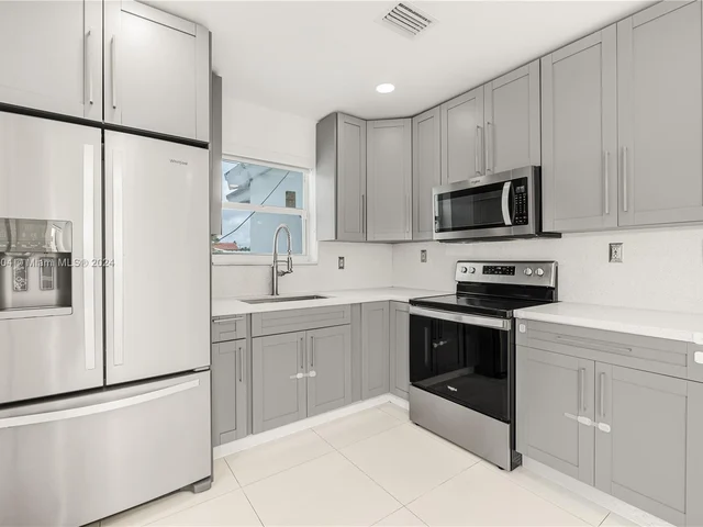 18740 NW 43rd Ave # 18740, Miami Gardens FL 33055