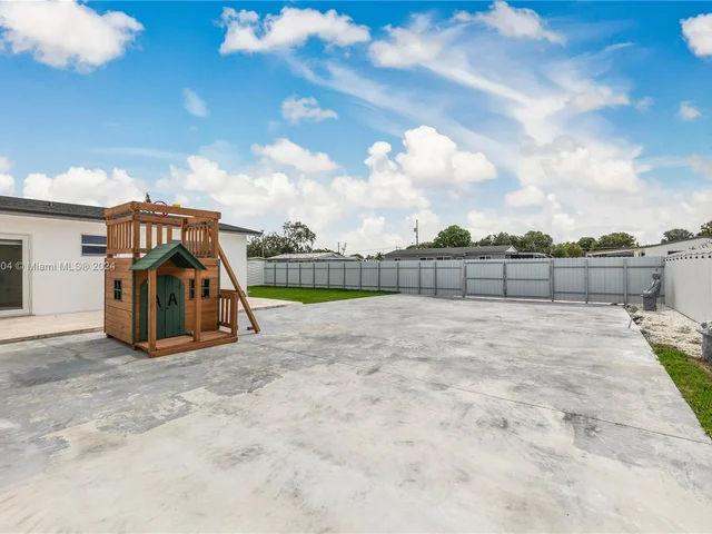 18740 NW 43rd Ave # 18740, Miami Gardens FL 33055