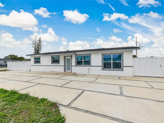 18740 NW 43rd Ave # 18740, Miami Gardens FL 33055