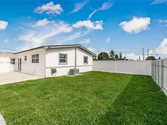 18740 NW 43rd Ave # 18740, Miami Gardens FL 33055