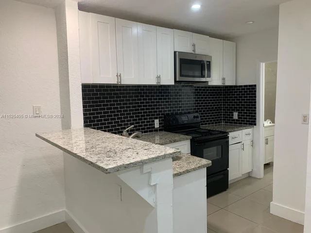 1044 Foster Rd # 2, Hallandale Beach FL 33009