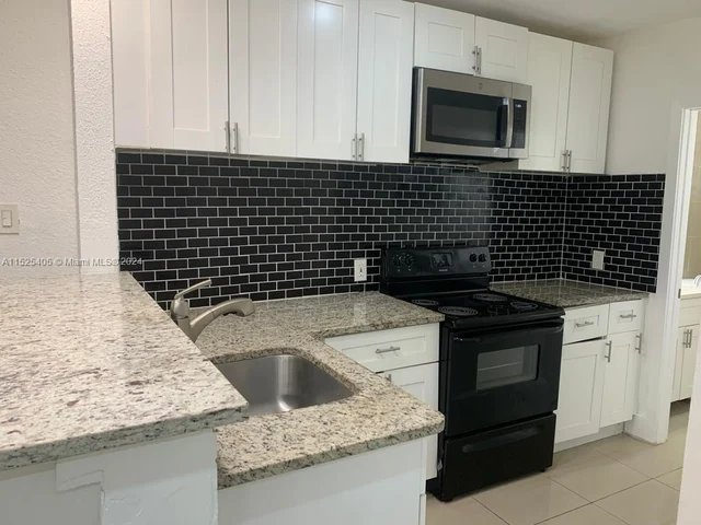 1044 Foster Rd # 2, Hallandale Beach FL 33009