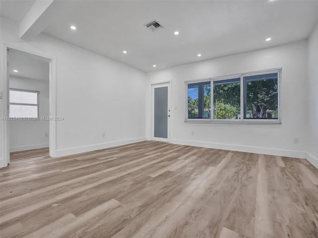 1260 NW 130th St, North Miami FL 33167