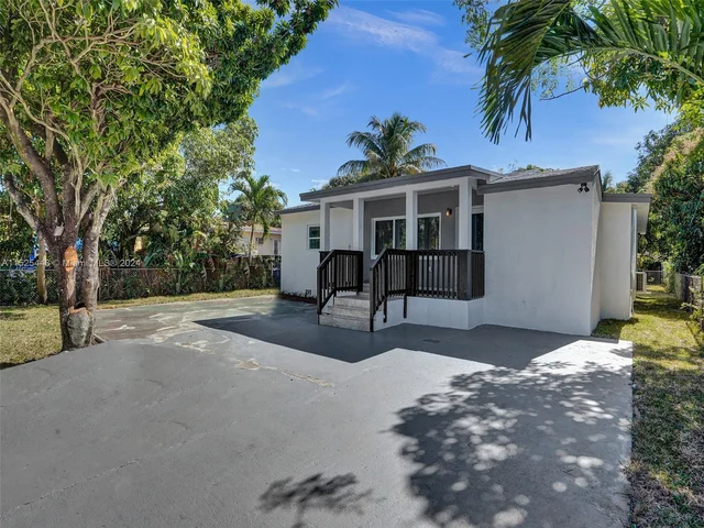 1260 NW 130th St, North Miami FL 33167