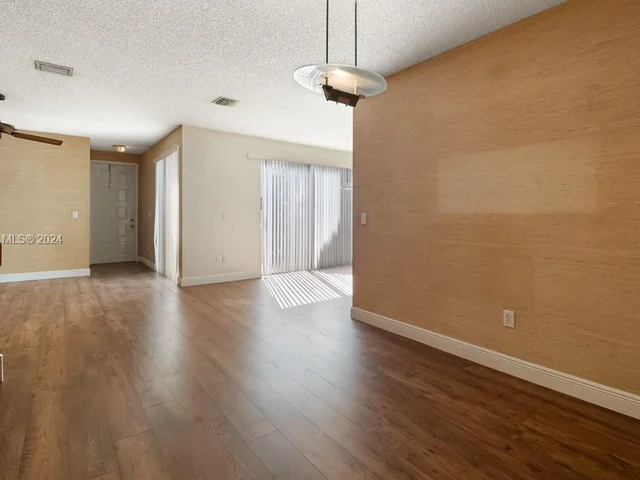 1125 Doveplum St, Hollywood FL 33019