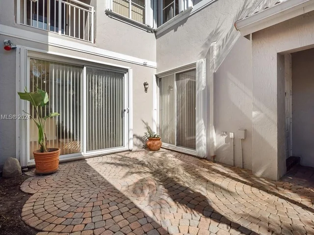 1125 Doveplum St, Hollywood FL 33019