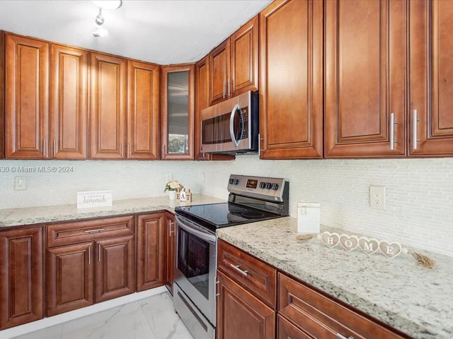 7801 Hope St, Hollywood FL 33024