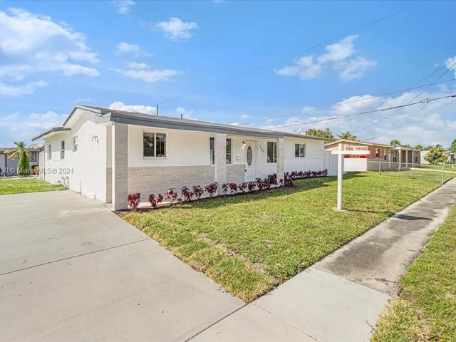 7801 Hope St, Hollywood FL 33024