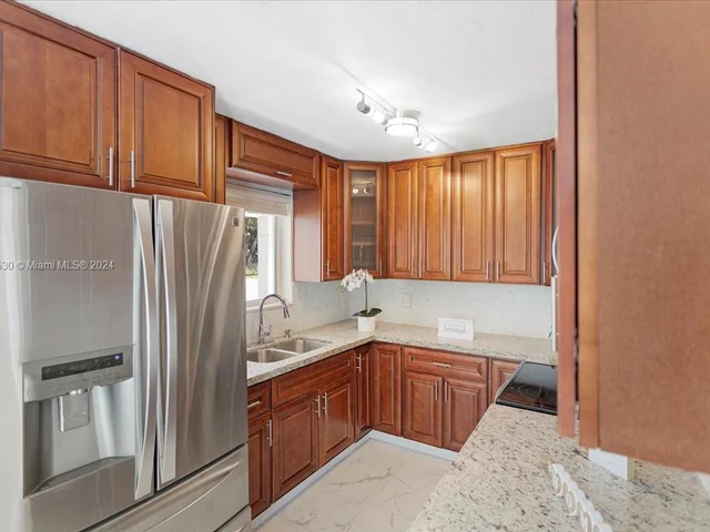 7801 Hope St, Hollywood FL 33024