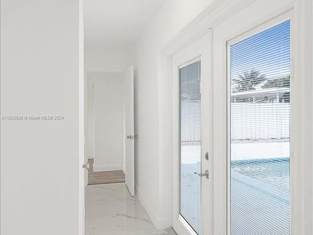 7801 Hope St, Hollywood FL 33024