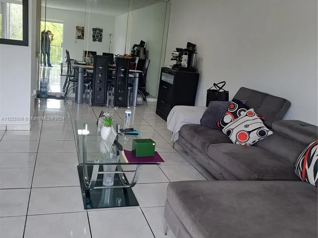 8950 NE 8th Ave # 406, Miami FL 33138