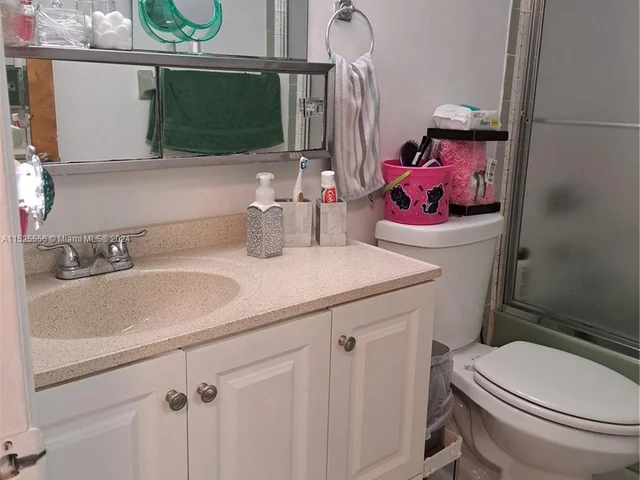 8950 NE 8th Ave # 406, Miami FL 33138