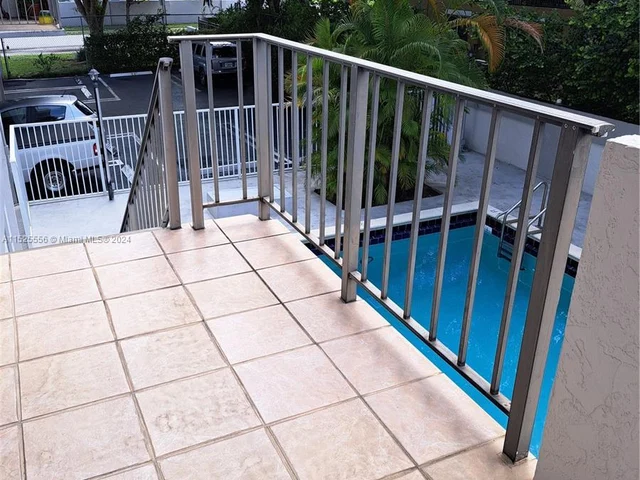 8950 NE 8th Ave # 406, Miami FL 33138