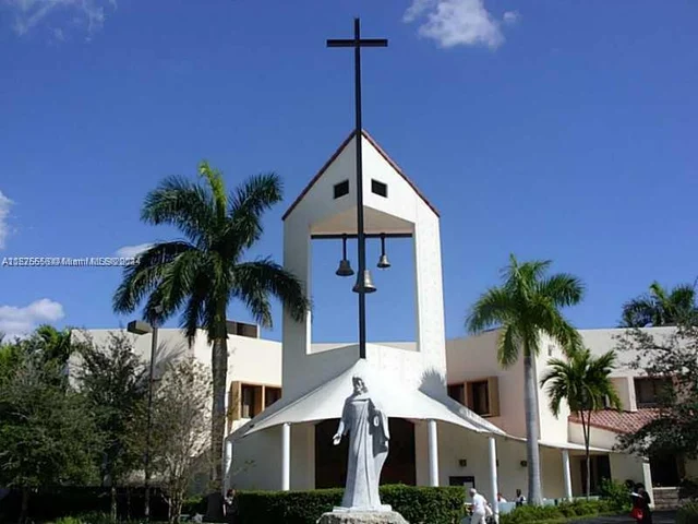 8950 NE 8th Ave # 406, Miami FL 33138