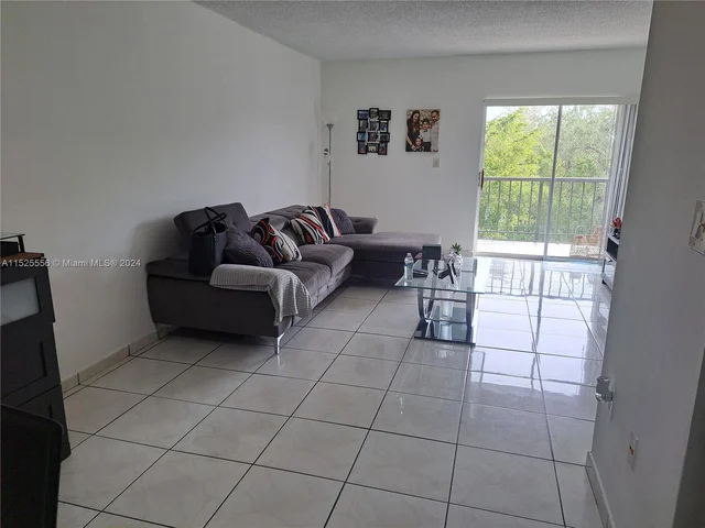 8950 NE 8th Ave # 406, Miami FL 33138