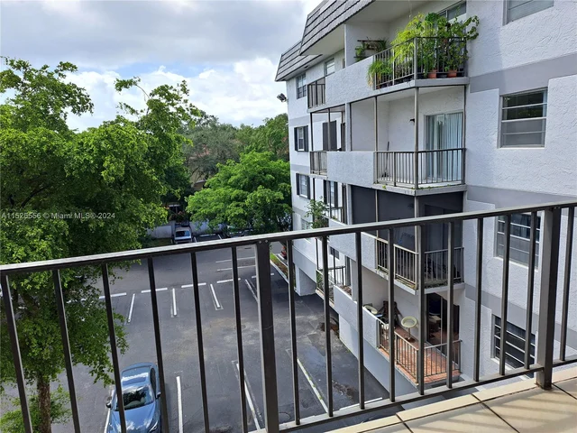 8950 NE 8th Ave # 406, Miami FL 33138