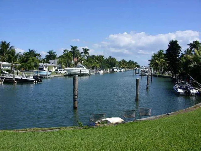 8950 NE 8th Ave # 406, Miami FL 33138