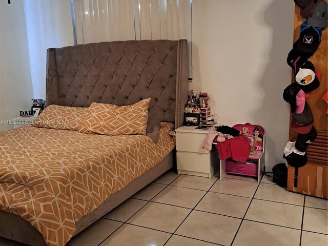 8950 NE 8th Ave # 406, Miami FL 33138