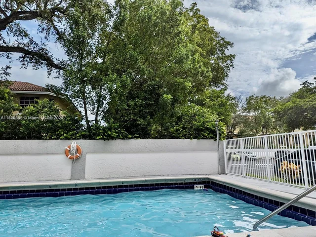 8950 NE 8th Ave # 406, Miami FL 33138