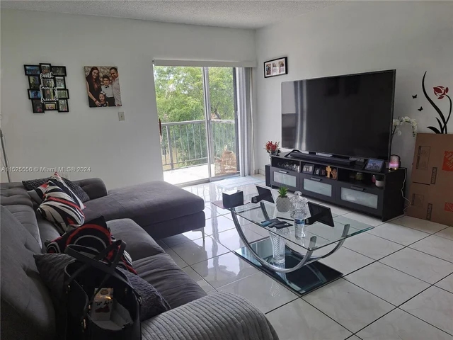 8950 NE 8th Ave # 406, Miami FL 33138