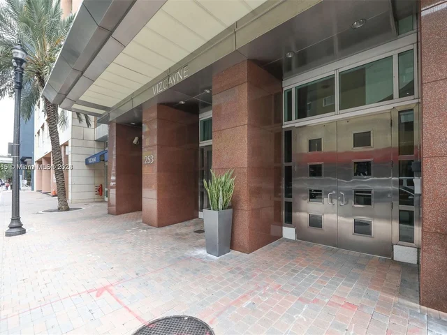 253 NE 2nd St # 510, Miami FL 33132