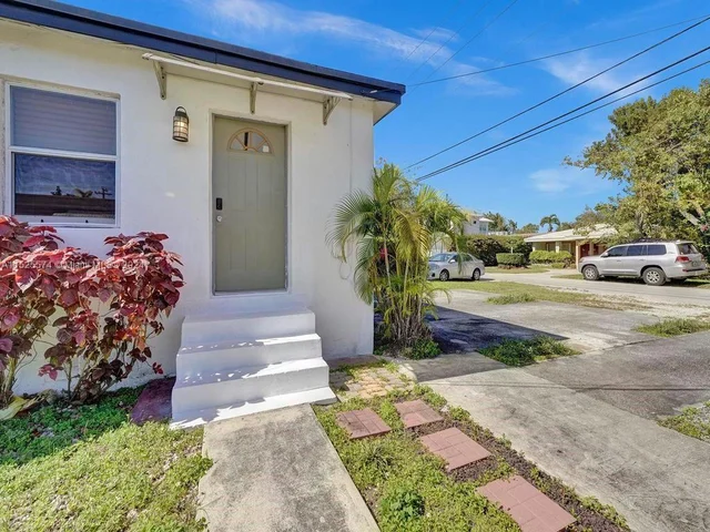 6334 SW 35th St, Miami FL 33155