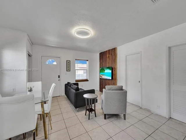 6334 SW 35th St, Miami FL 33155