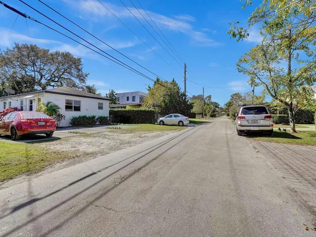 6334 SW 35th St, Miami FL 33155