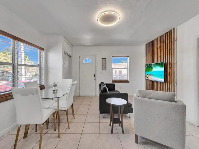 6334 SW 35th St, Miami FL 33155