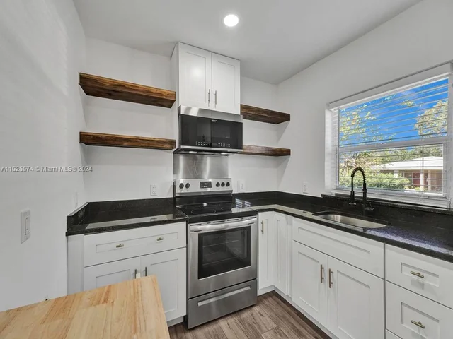 6334 SW 35th St, Miami FL 33155