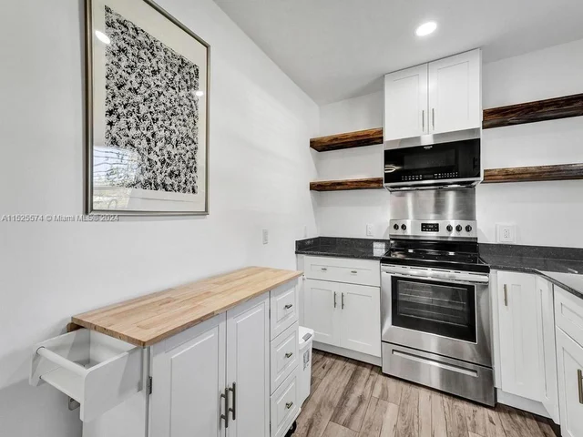 6334 SW 35th St, Miami FL 33155