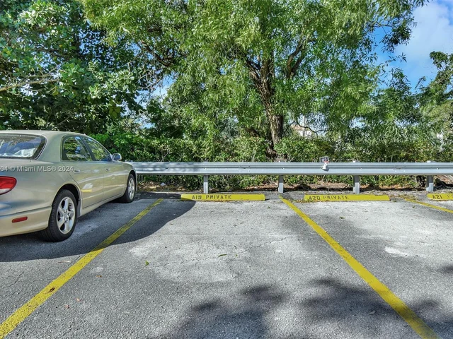 9682 Fontainebleau Blvd # 306, Miami FL 33172