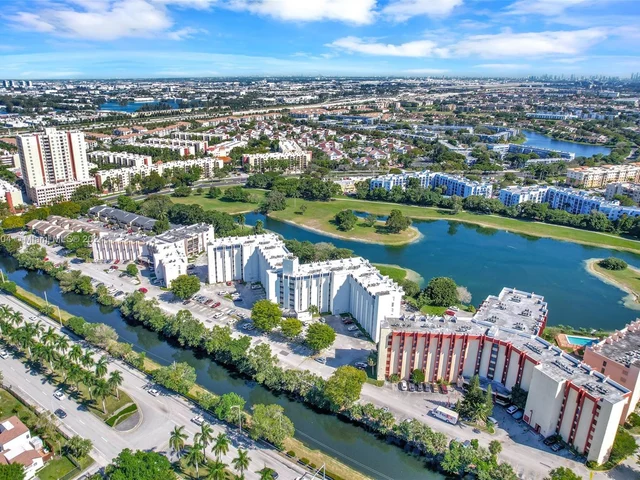 9682 Fontainebleau Blvd # 306, Miami FL 33172