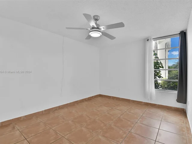 9682 Fontainebleau Blvd # 306, Miami FL 33172