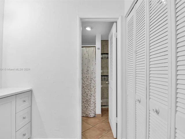 9682 Fontainebleau Blvd # 306, Miami FL 33172