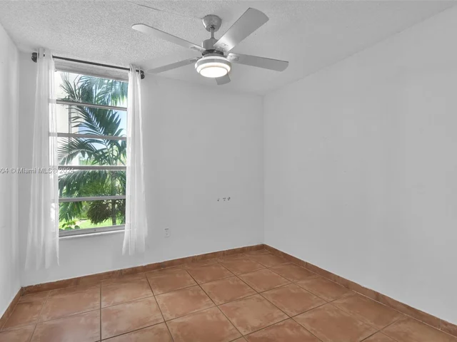 9682 Fontainebleau Blvd # 306, Miami FL 33172