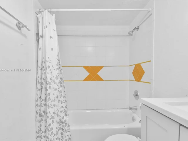 9682 Fontainebleau Blvd # 306, Miami FL 33172