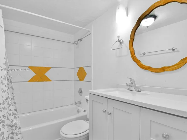 9682 Fontainebleau Blvd # 306, Miami FL 33172