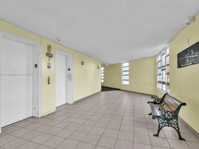 9682 Fontainebleau Blvd # 306, Miami FL 33172