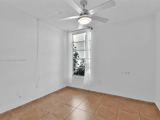 9682 Fontainebleau Blvd # 306, Miami FL 33172