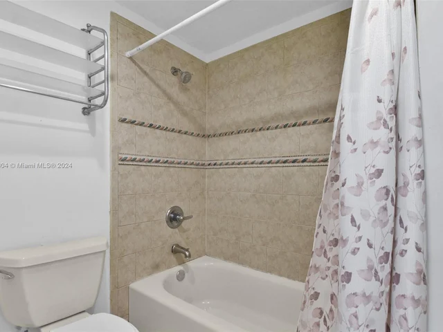 9682 Fontainebleau Blvd # 306, Miami FL 33172