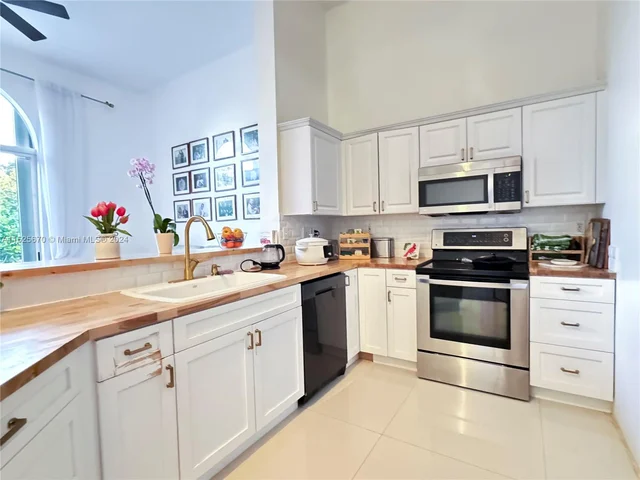 9007 SW 161st Ter # 0, Palmetto Bay FL 33157