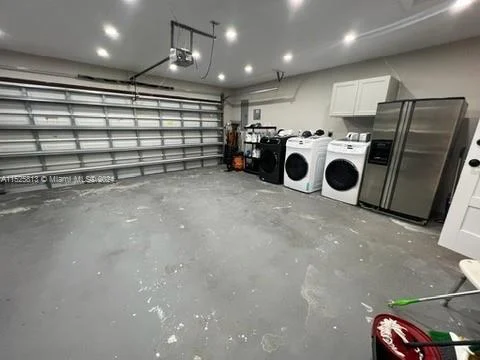 621 E Tropical WAY, Plantation FL 33317