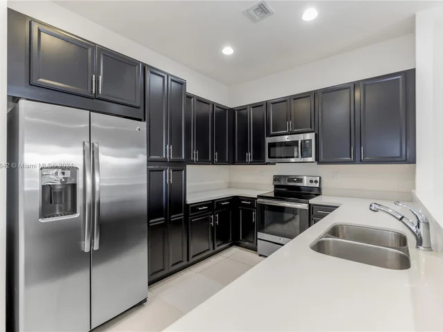 14600 SW 32nd St, Miami FL 33175