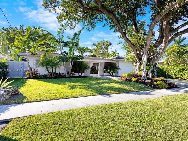 5821 NE 14th Way, Fort Lauderdale FL 33334