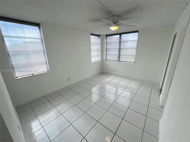 1830 Sabal Palm Dr # 406, Davie FL 33324