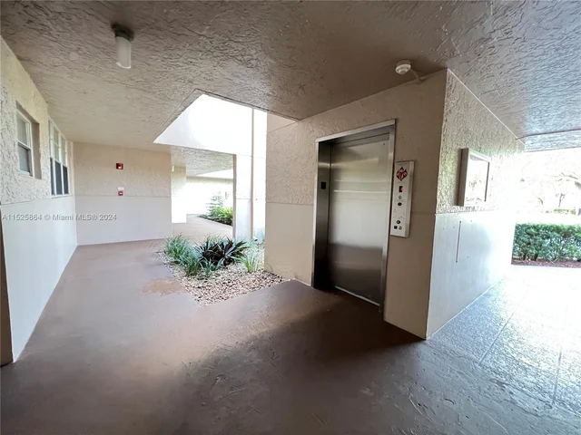 1830 Sabal Palm Dr # 406, Davie FL 33324