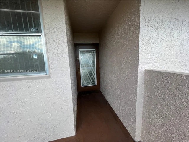 1830 Sabal Palm Dr # 406, Davie FL 33324