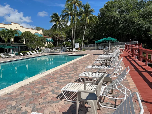 1830 Sabal Palm Dr # 406, Davie FL 33324